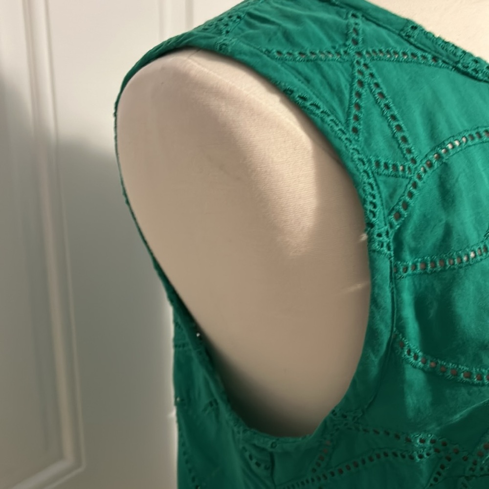 Cabi swing green top style #5036 size medium women’s top 100% cotton eyelet lace - Picture 5 of 8